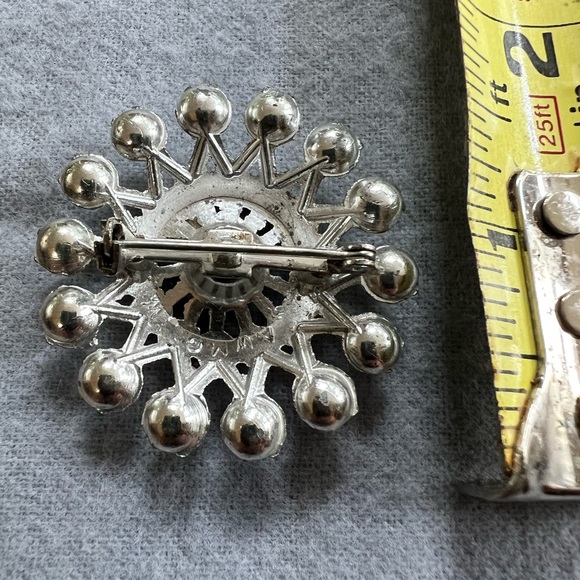 Silver Bead Flower Brooch With Amber Stone - Picture 2 of 2